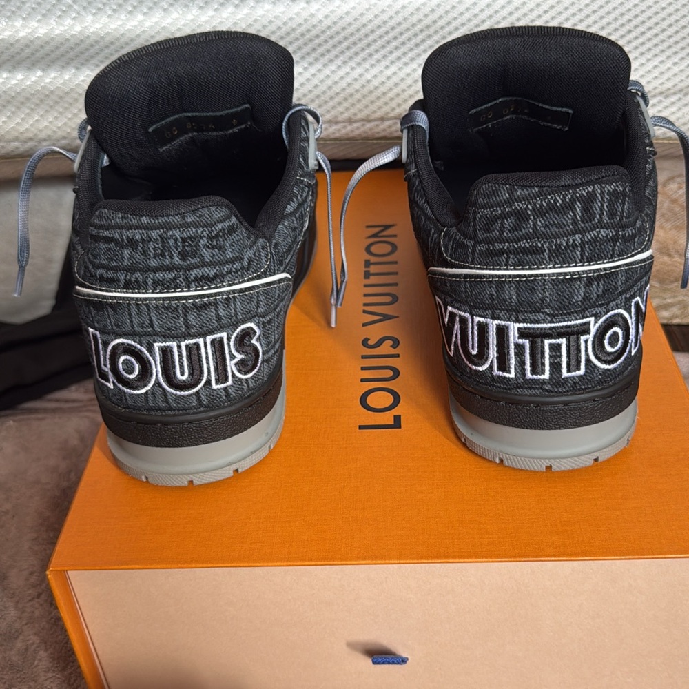 LV Trainer Sneaker-Black-Size:11.5 - Picture 4 of 6